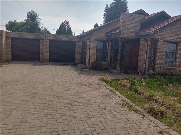 3 Bedroom House 3 Bedroom House