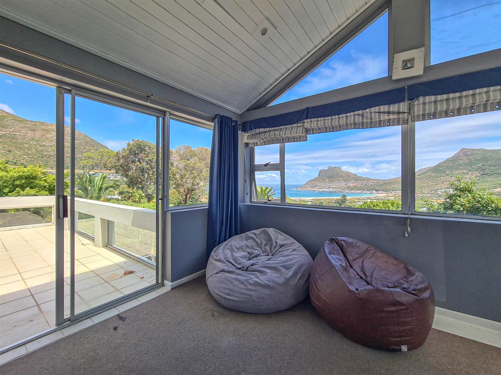 4 Bed House in Hout Bay Harbour photo number 22