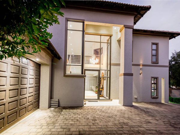 4 Bedroom House 4 Bedroom House