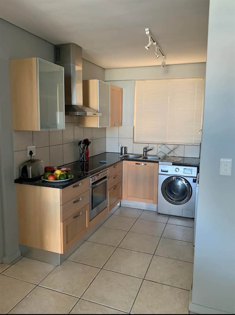 2 Bed Apartment in Hout Bay and surrounds photo number 6