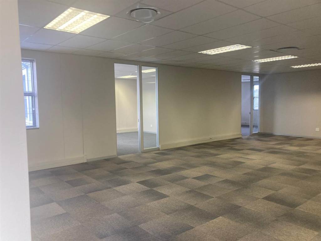411  m² Commercial space in Illovo photo number 16