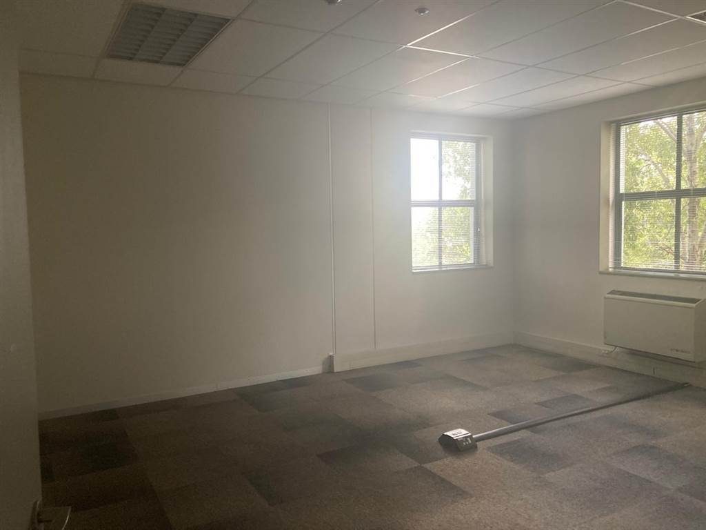411  m² Commercial space in Illovo photo number 12