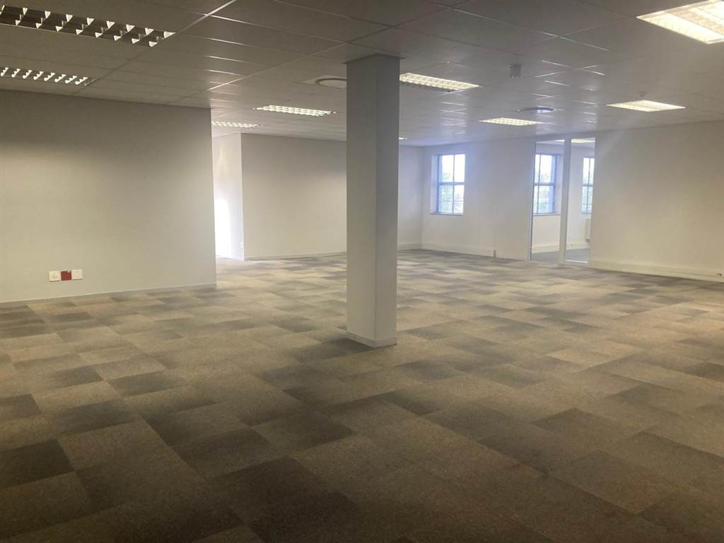 411  m² Commercial space in Illovo photo number 15