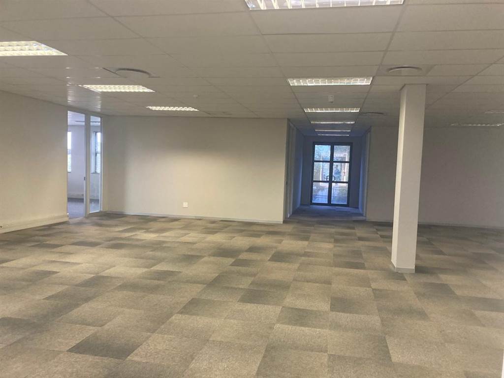 411  m² Commercial space in Illovo photo number 6