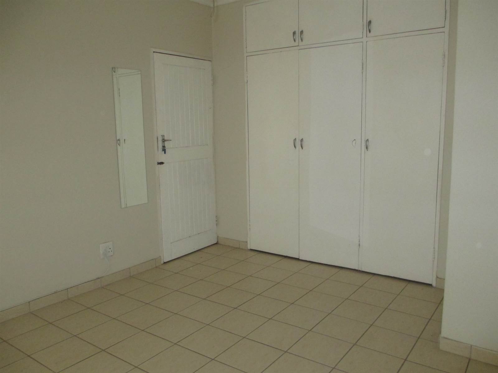 2 Bed Flat in Lynnwood photo number 16