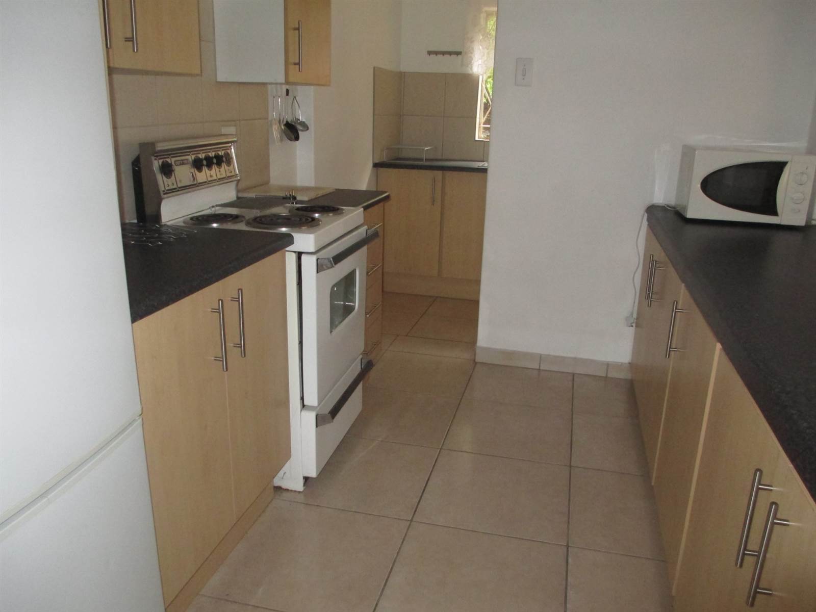 2 Bed Flat in Lynnwood photo number 12