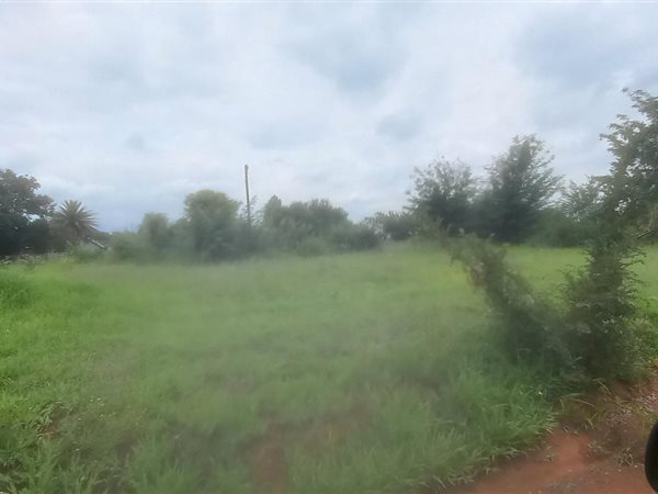 8 977 m² Land