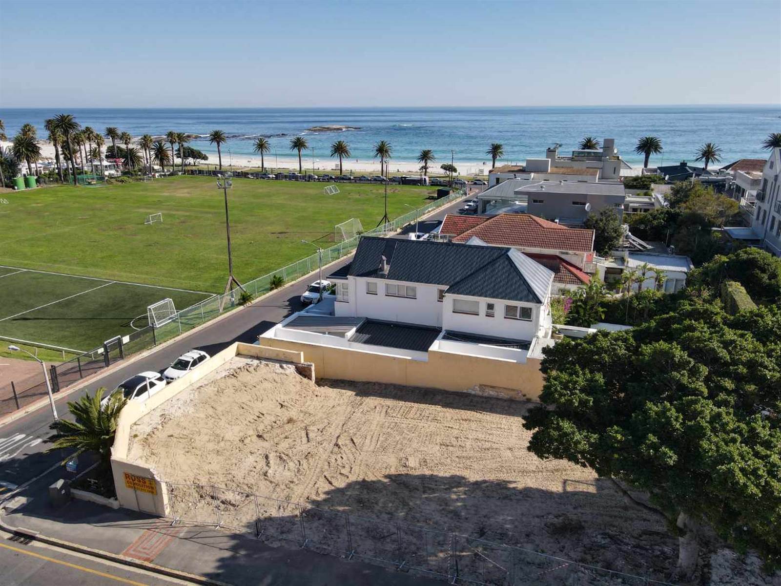 496 m² Land available in Camps Bay photo number 3