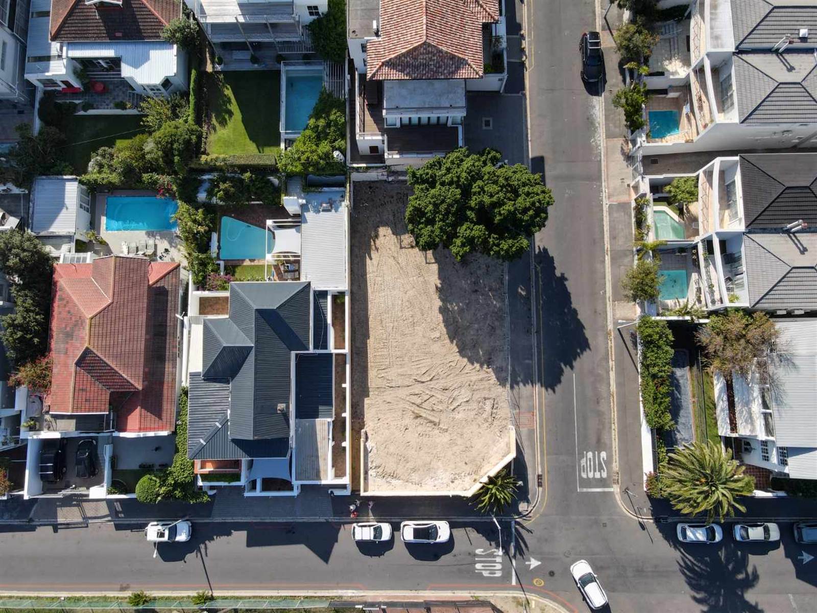496 m² Land available in Camps Bay photo number 1