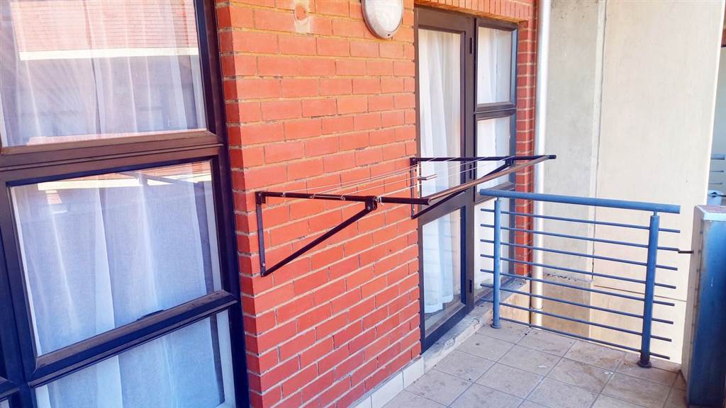 1 Bed Apartment in Braamfontein Werf photo number 2
