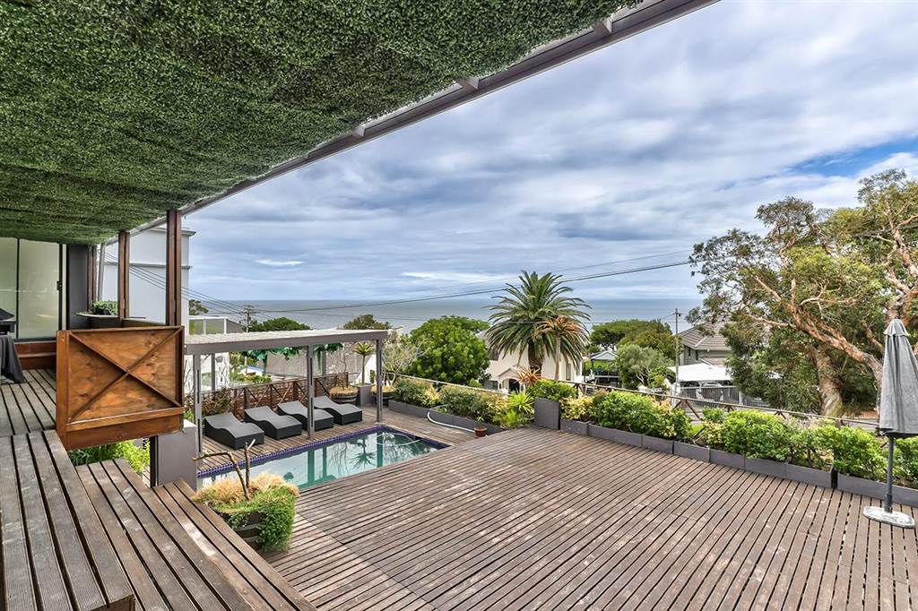 12 Bed House in Camps Bay photo number 1