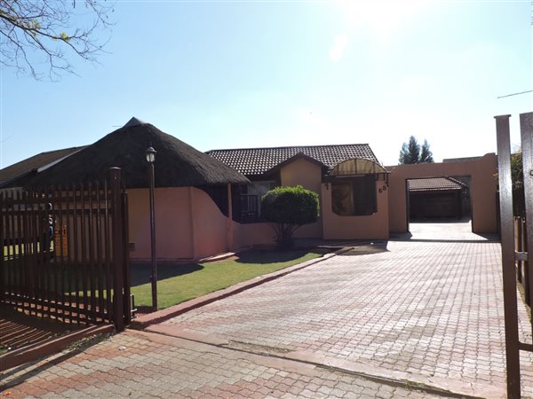 3 Bedroom House 3 Bedroom House