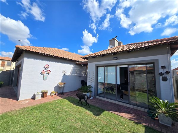 2 Bedroom House 2 Bedroom House