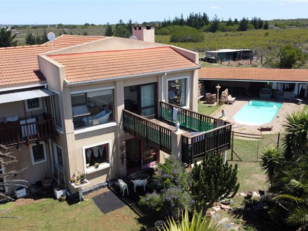 7.9 ha Smallholding