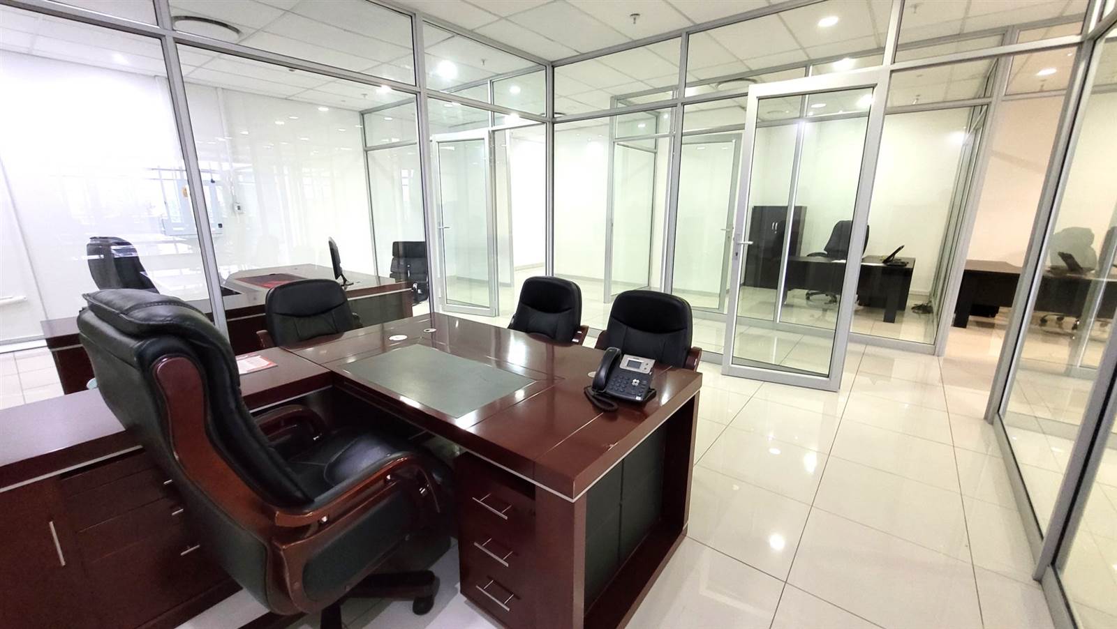 240  m² Office Space in Menlyn photo number 14