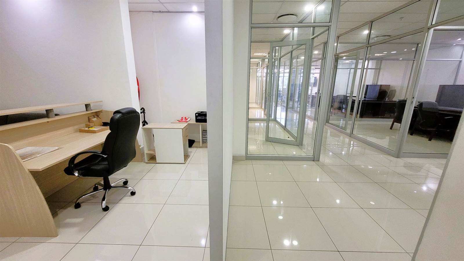 240  m² Office Space in Menlyn photo number 8