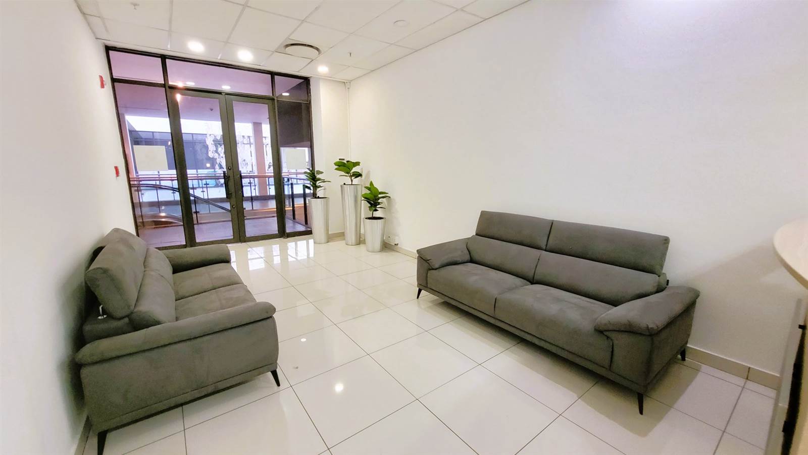 240  m² Office Space in Menlyn photo number 7