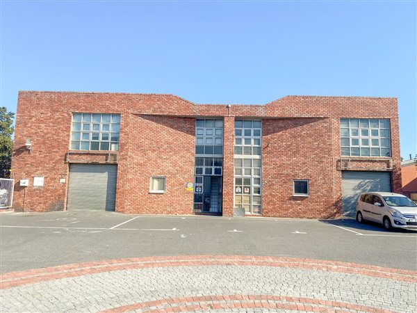 296  m² Commercial space
