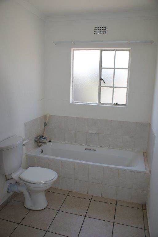 2 Bed Apartment in Benoni AH photo number 8