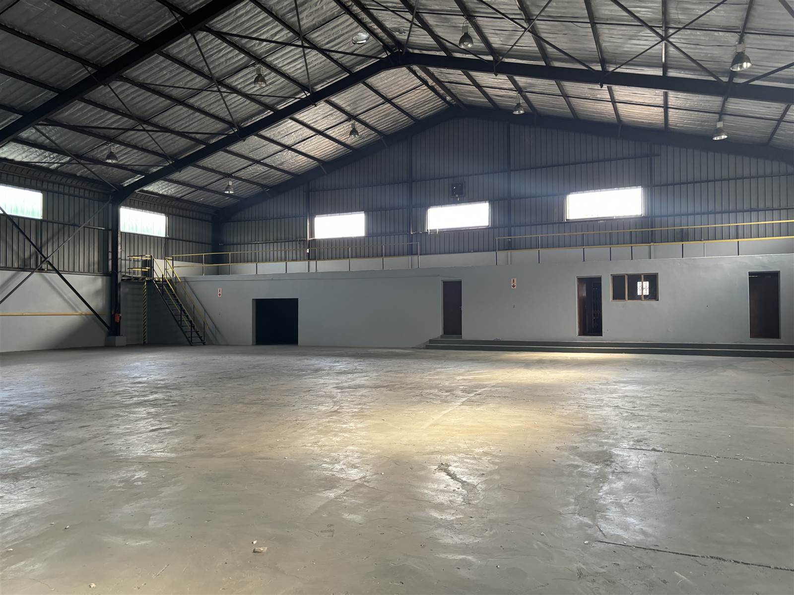 1088  m² Commercial space in Witbank Central photo number 9