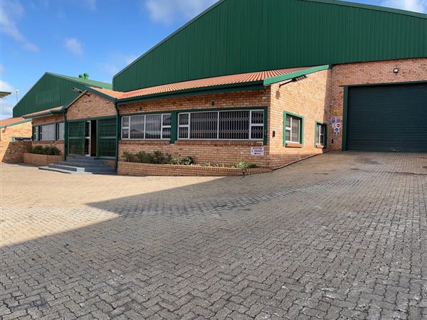 1088  m² Commercial space in Witbank Central