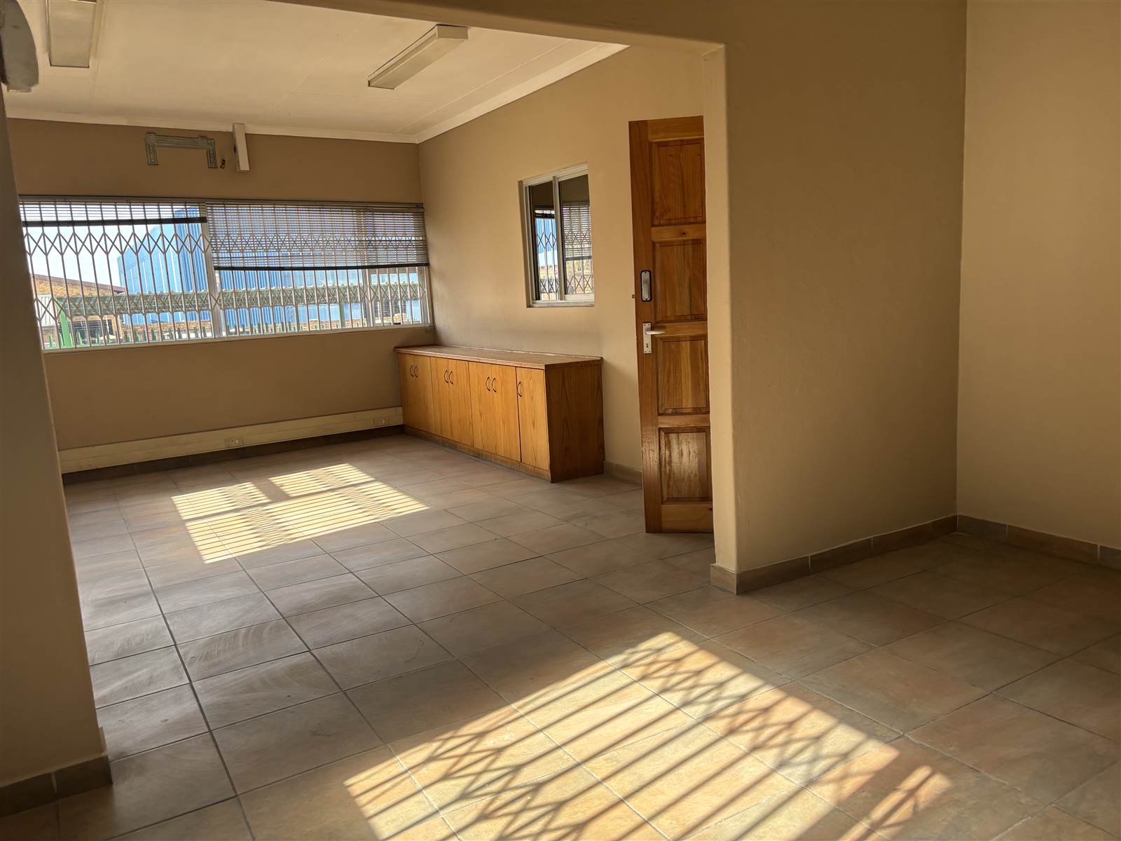 1088  m² Commercial space in Witbank Central photo number 12