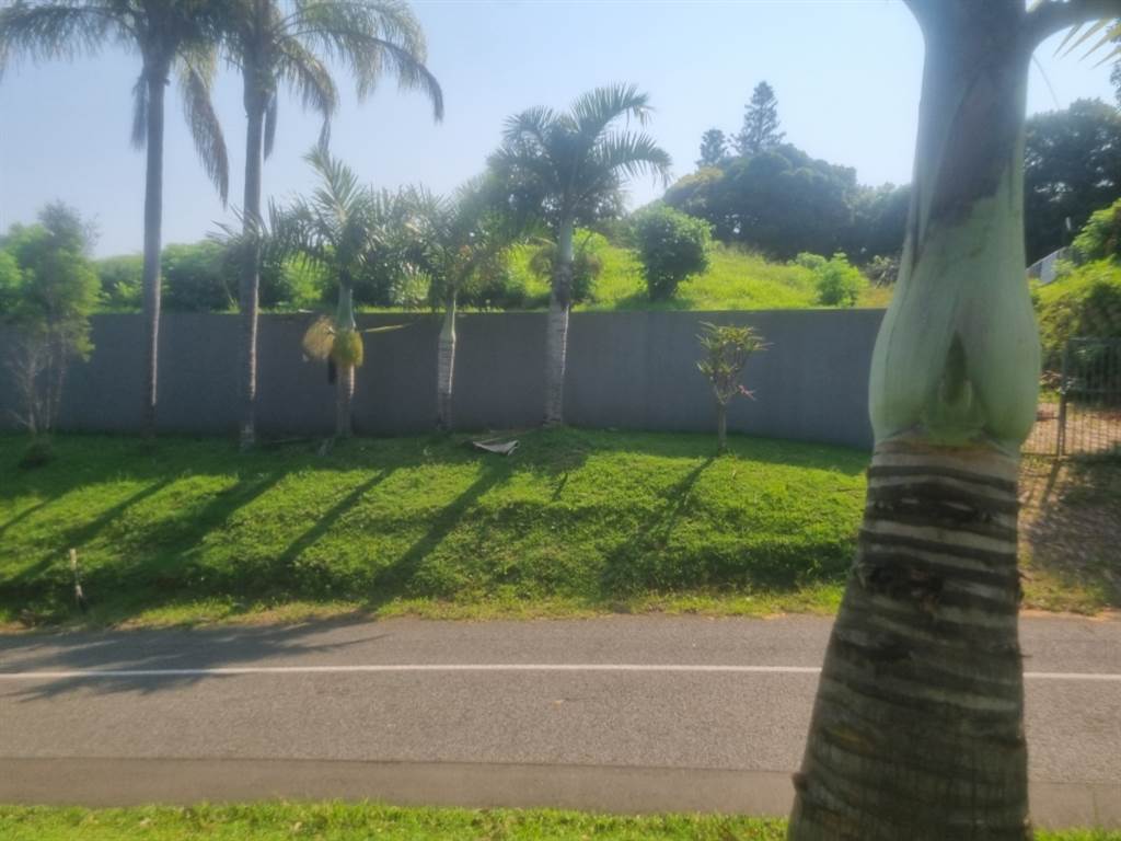 1789 m² Land available in Durban North photo number 3