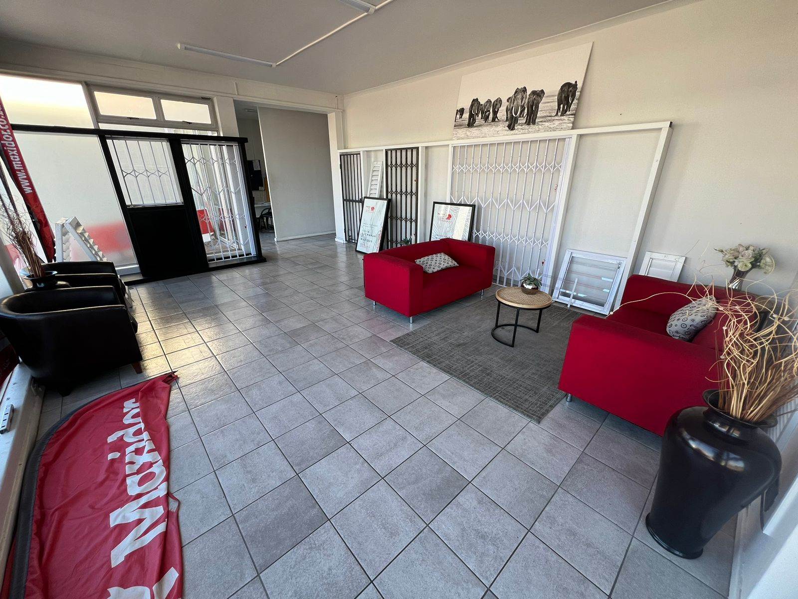 215  m² Retail Space in Bellville Central photo number 3