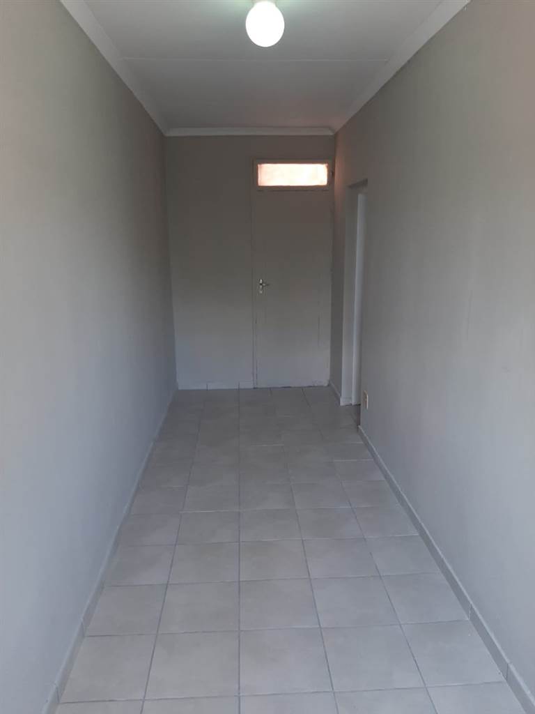 280  m² Office Space in Krugersdorp Central photo number 21