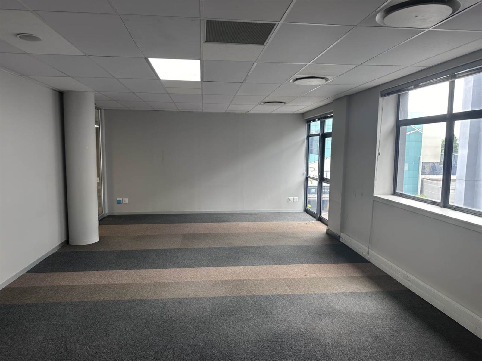 10000  m² Office Space in Menlyn photo number 5