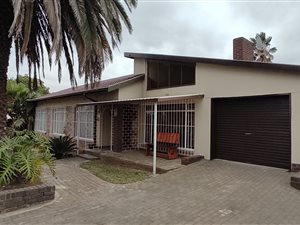 4 Bed House in Elspark