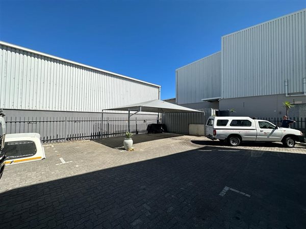 430  m² Industrial space in Philippi