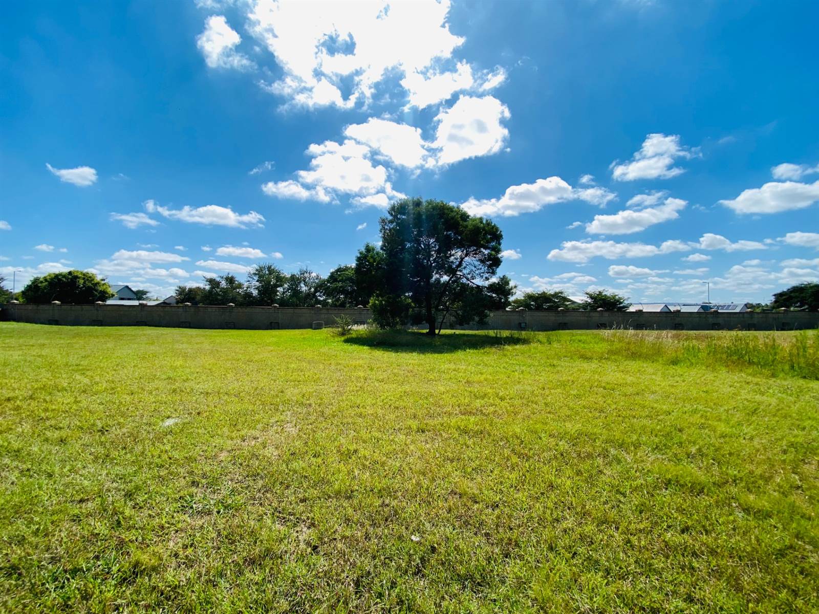928 m² Land available in Silverwoods Country Estate photo number 1