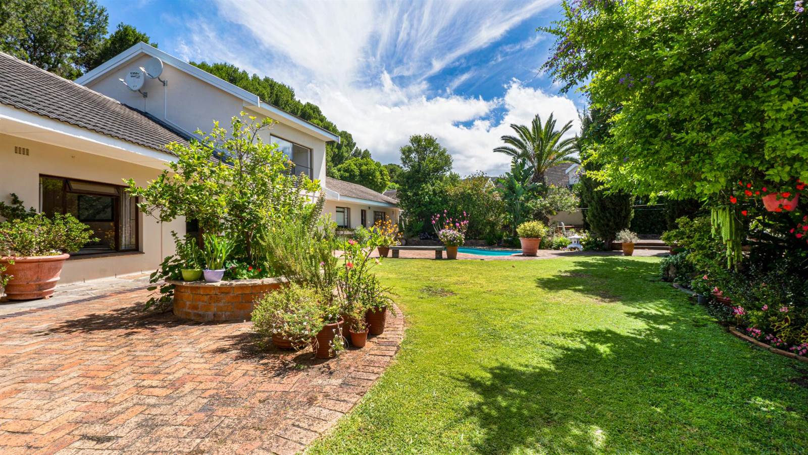 4 Bed House in Tokai photo number 1