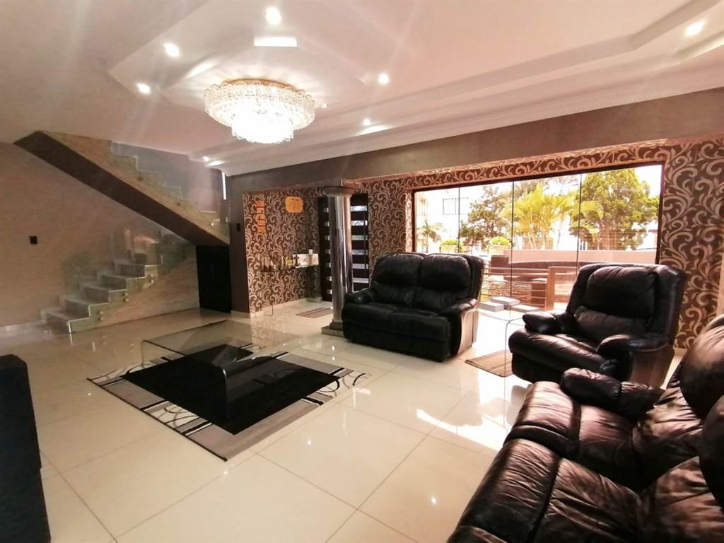 5 Bed House in Watsonia photo number 7