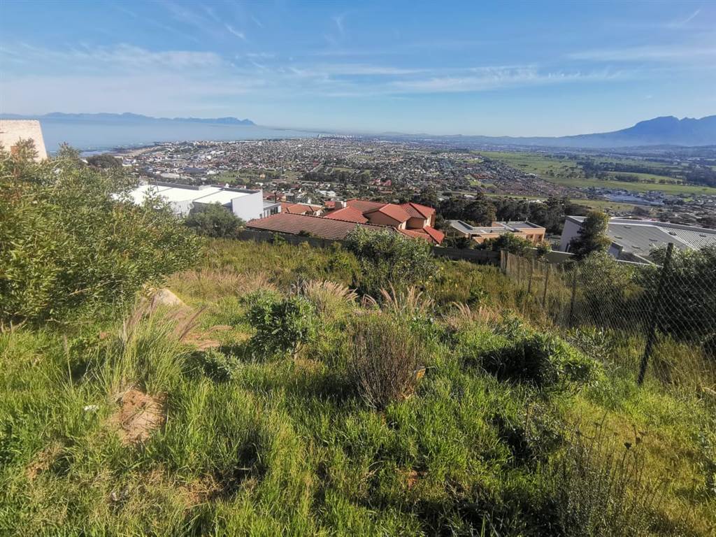 928 m² Land available in Gordons Bay Central photo number 3