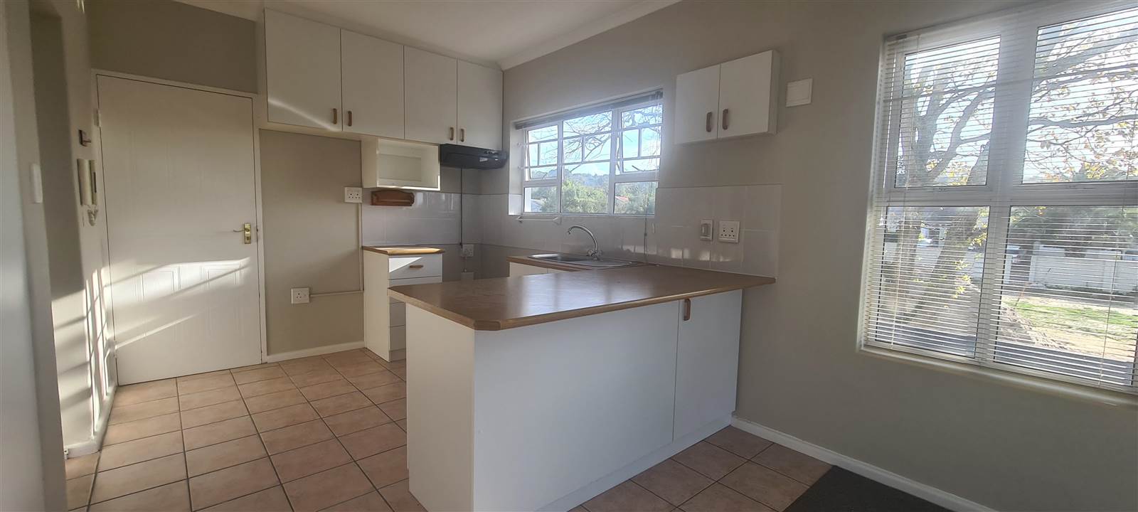 1 Bed House in Durbanville Hills photo number 6