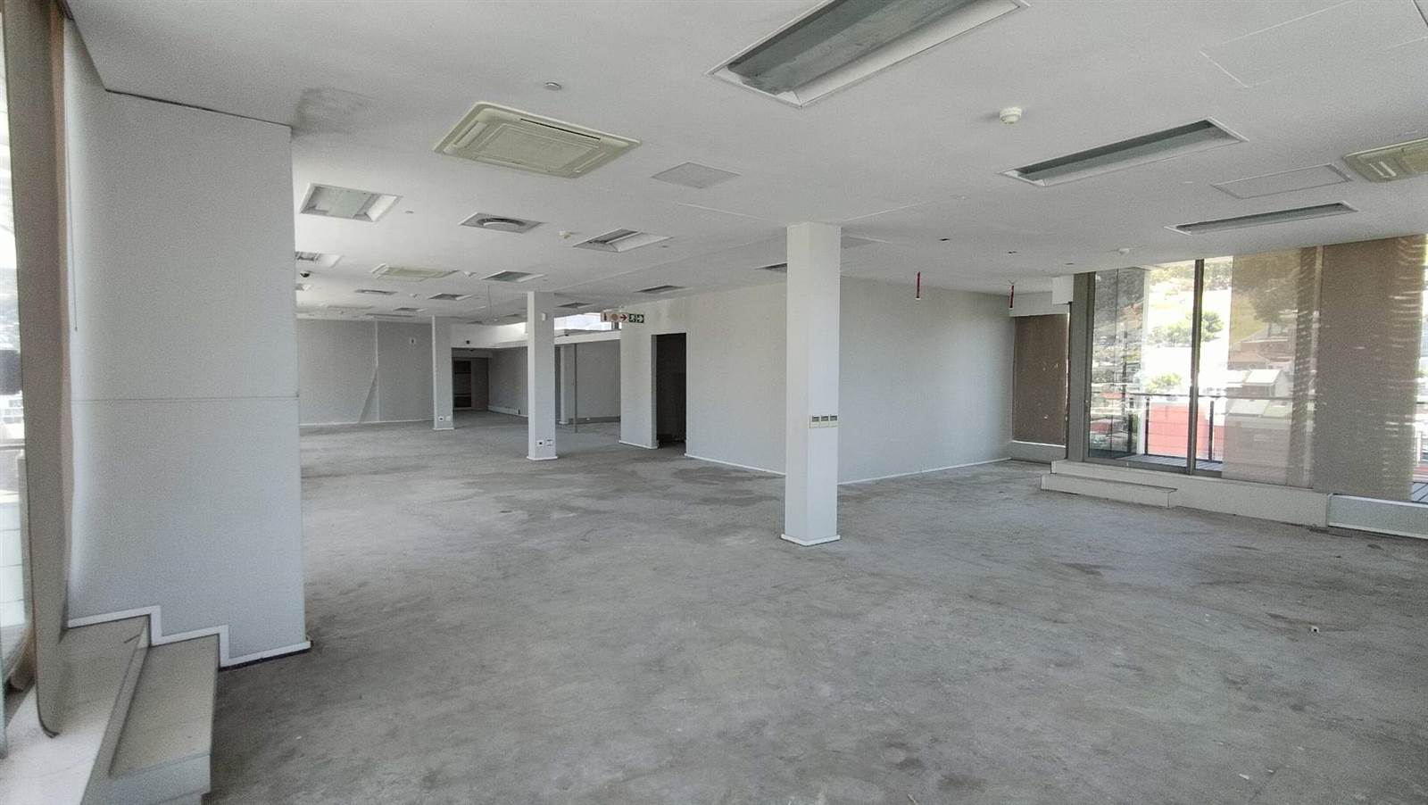 784  m² Office Space in Cape Town City Centre photo number 2