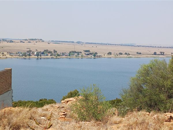 758 m² Land available in Kungwini Country Estate