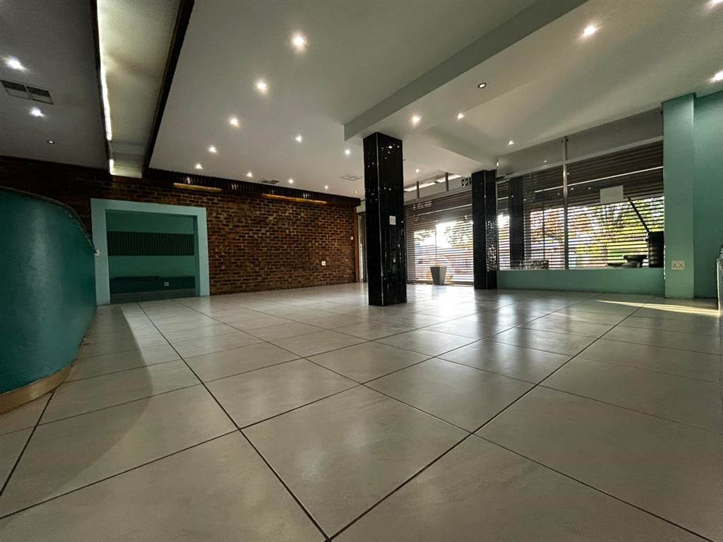 104  m² Commercial space in Greenside photo number 8