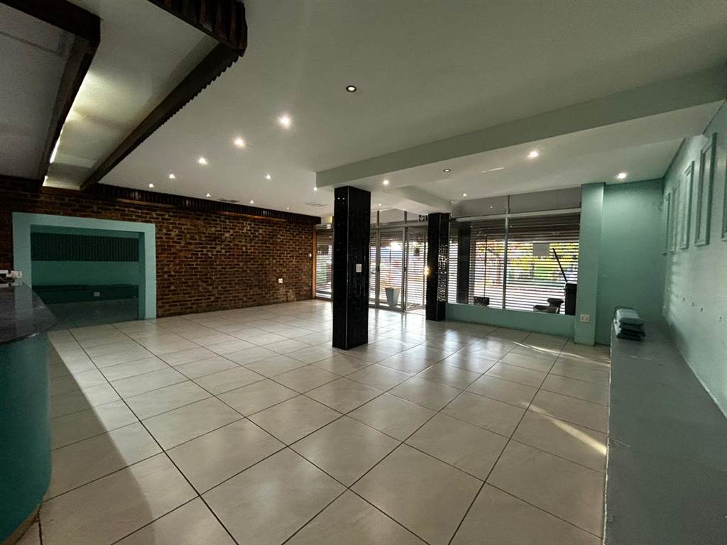 104  m² Commercial space in Greenside photo number 6