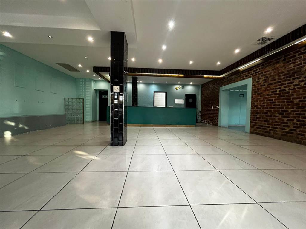 104  m² Commercial space in Greenside photo number 4