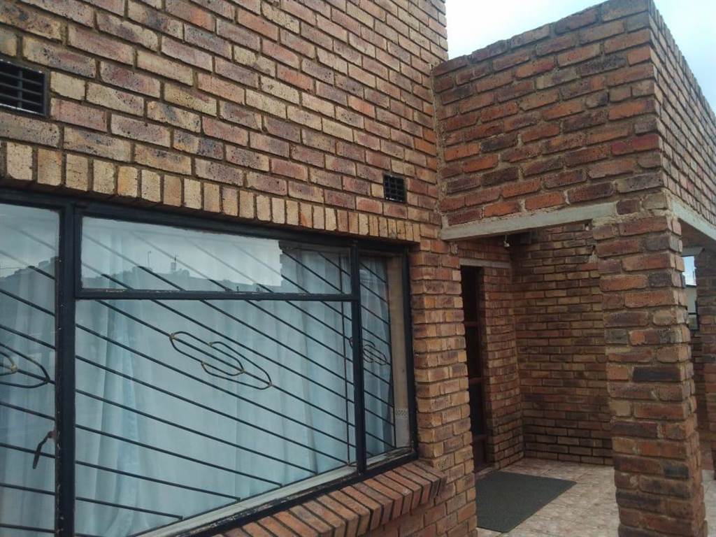 3 Bed House in Ivory Park photo number 2