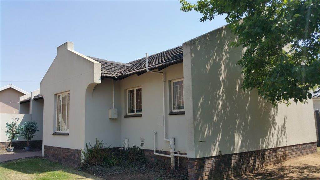 9 Bed House in Secunda photo number 4