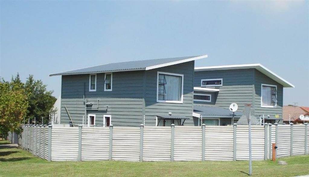 9 Bed House in Secunda photo number 9