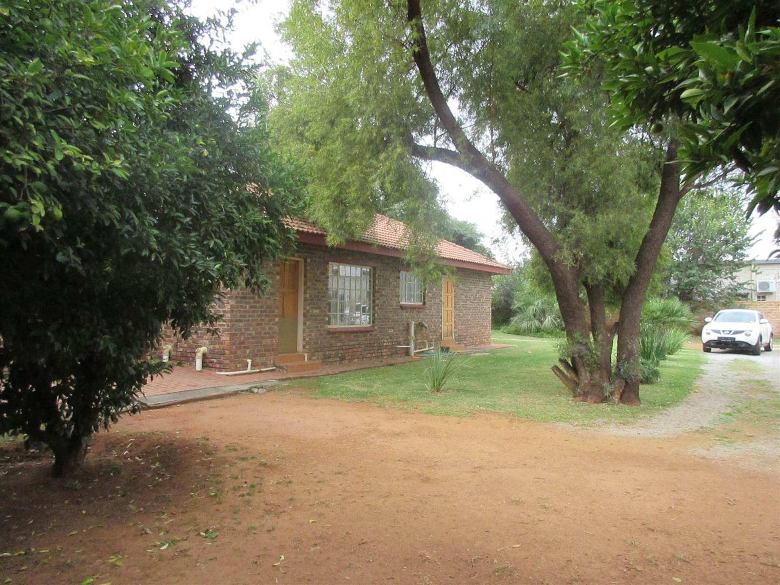 4 Bed House in Wilkoppies photo number 21