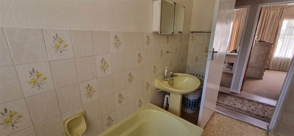 3 Bed Townhouse in Pellissier photo number 25