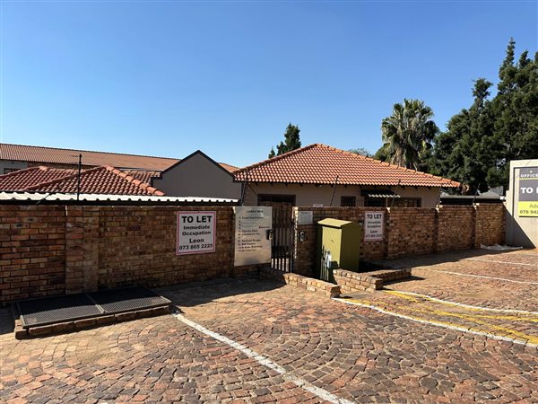 100  m² Commercial space in Bedfordview