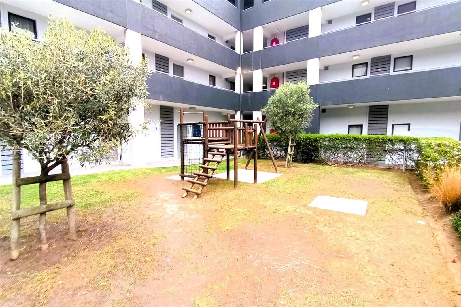 3 Bed Apartment in Parklands photo number 16