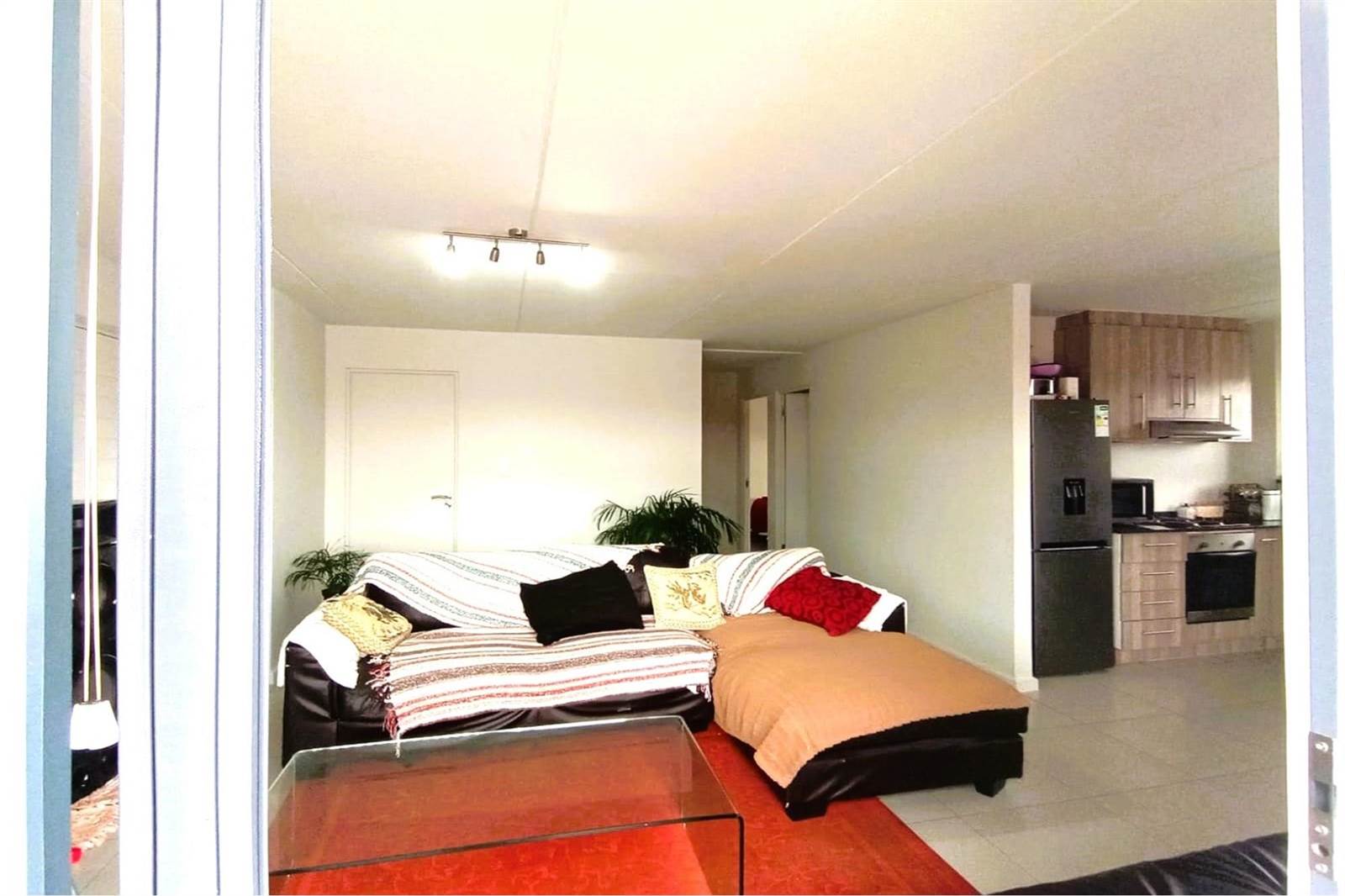 3 Bed Apartment in Parklands photo number 3